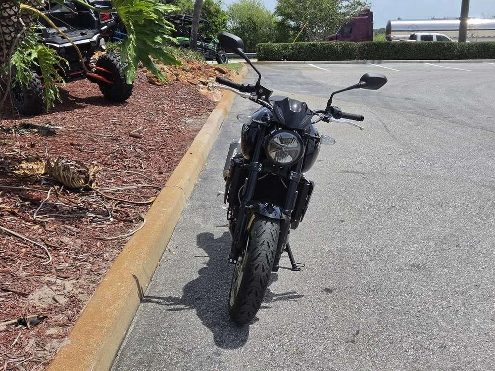 2026 Triumph Trident 800 Jet Black