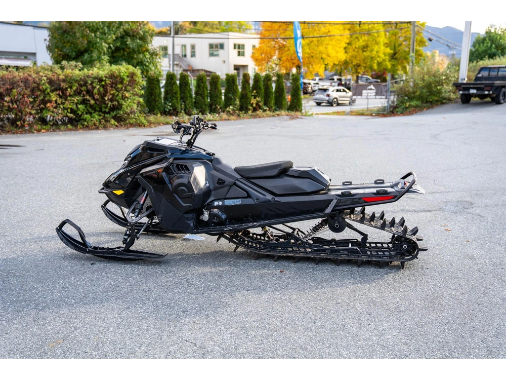 2026 Ski-doo Summit X 154 3" 850 Etec 10.25 Screen With Shot (black)