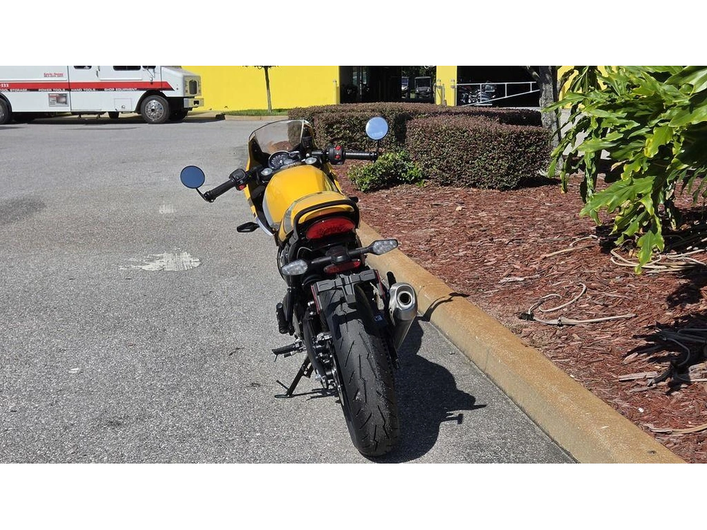 2026 Triumph Thruxton 400 Metallic Racing Yellow / Aluminium Silver