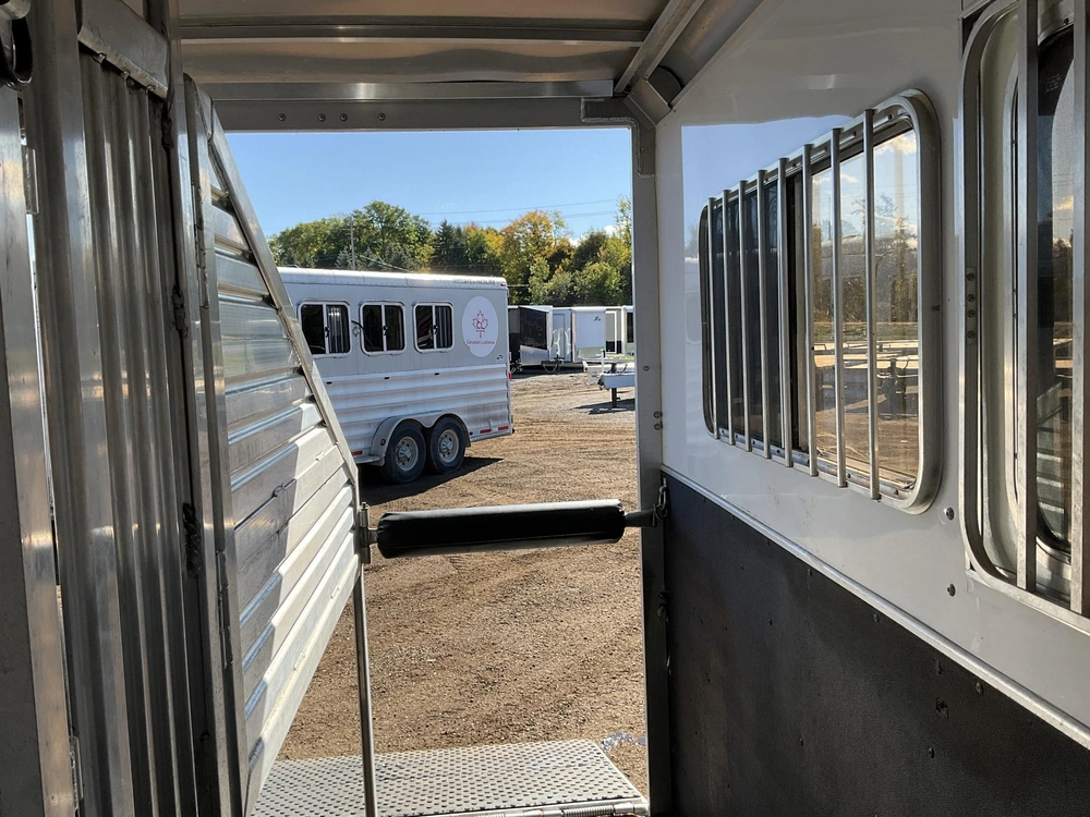 2011 Featherlite 2 Horse Straight Load 6'6"x11 Model 9407 Aluminum Horse Trailer alt