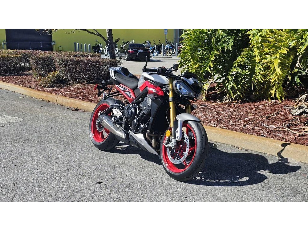 2026 Triumph Street Triple 765 Rx