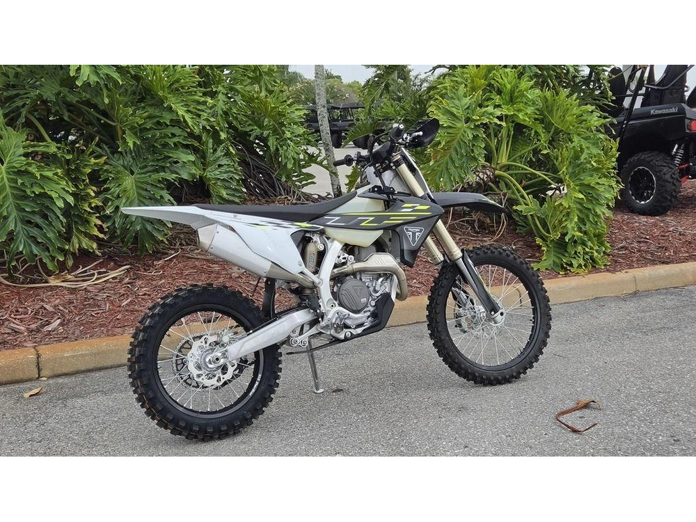2026 Triumph Tf 450-c Jet Black/ Pure White