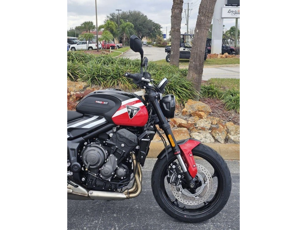 2025 Triumph Trident 660 Diablo Red/sapphire Black