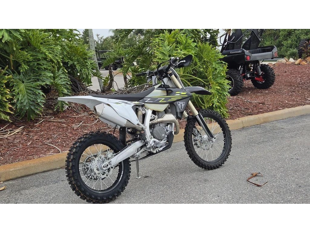 2026 Triumph Tf 450-c Jet Black/ Pure White