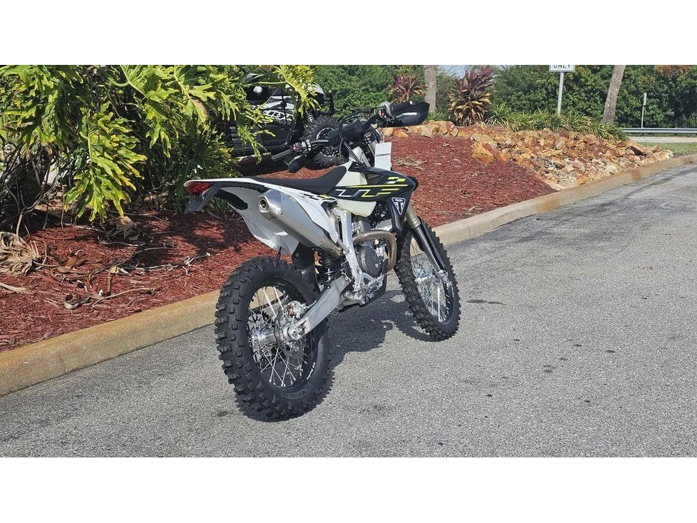 2026 Triumph Tf 450-e Jet Black/pure White