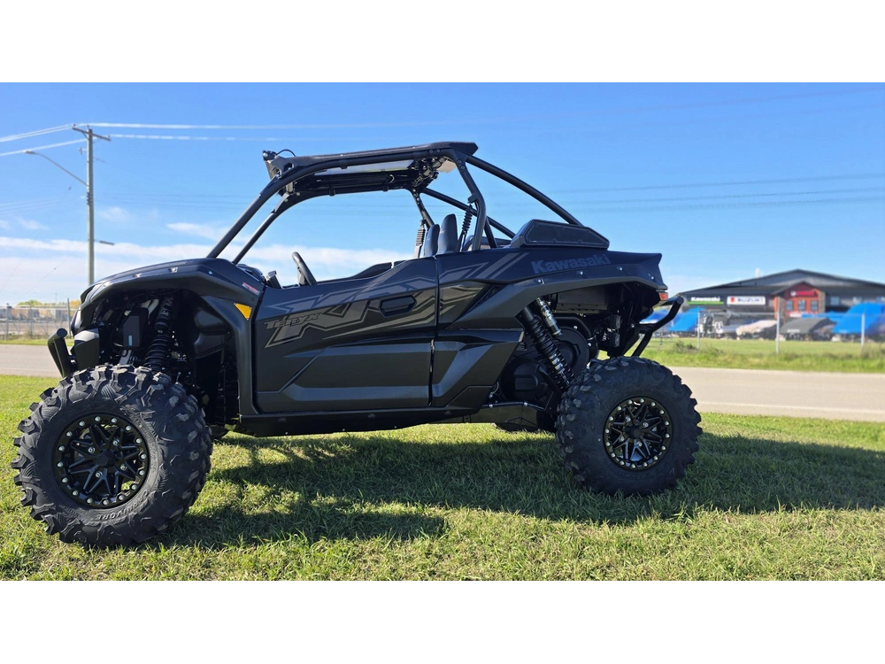 2027 Kawasaki Teryx Krx1000 Blackout Edition alt