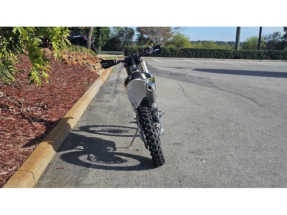 2026 Triumph Tf 250-c Jet Black/ Pure White
