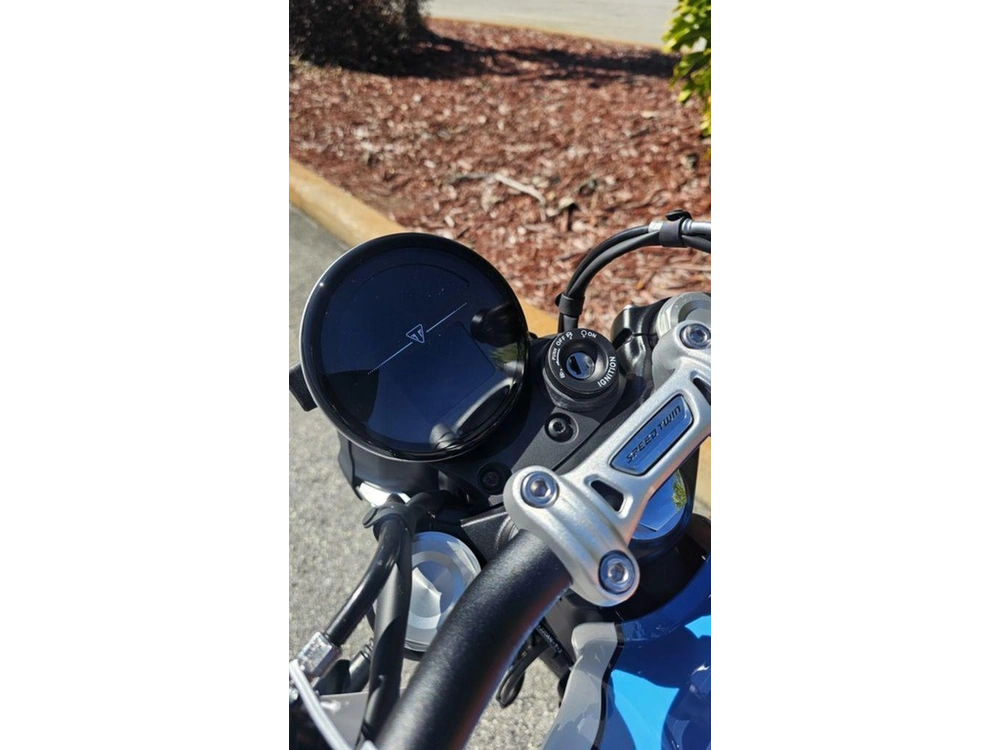2026 Triumph Speed Twin 900 Pure White/maui Blue/tangerine Orange