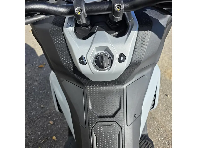 Aprilia SR GT 400 2027