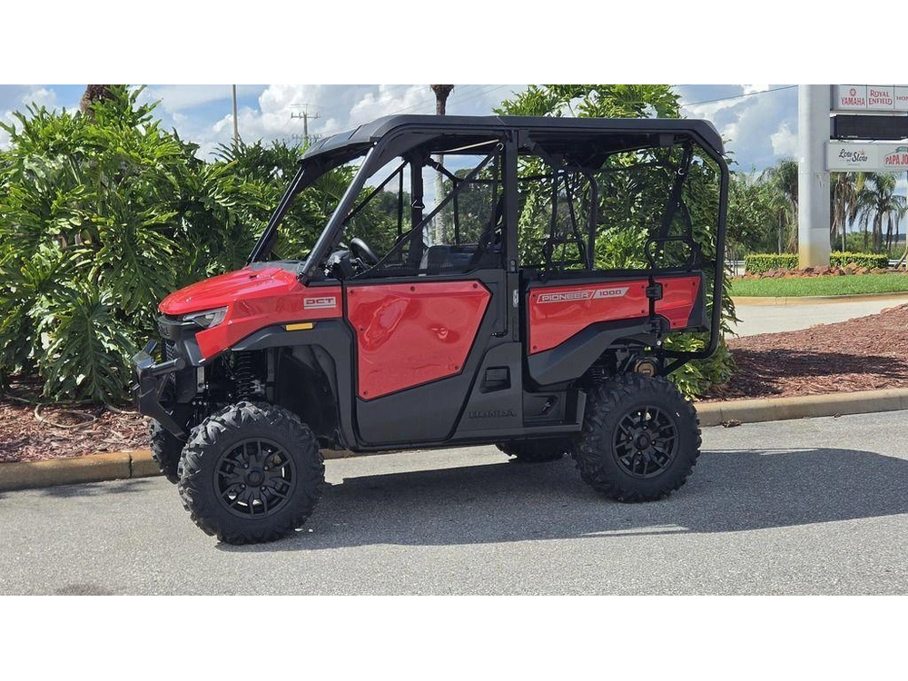 2026 Honda Pioneer 1000-5 Deluxe