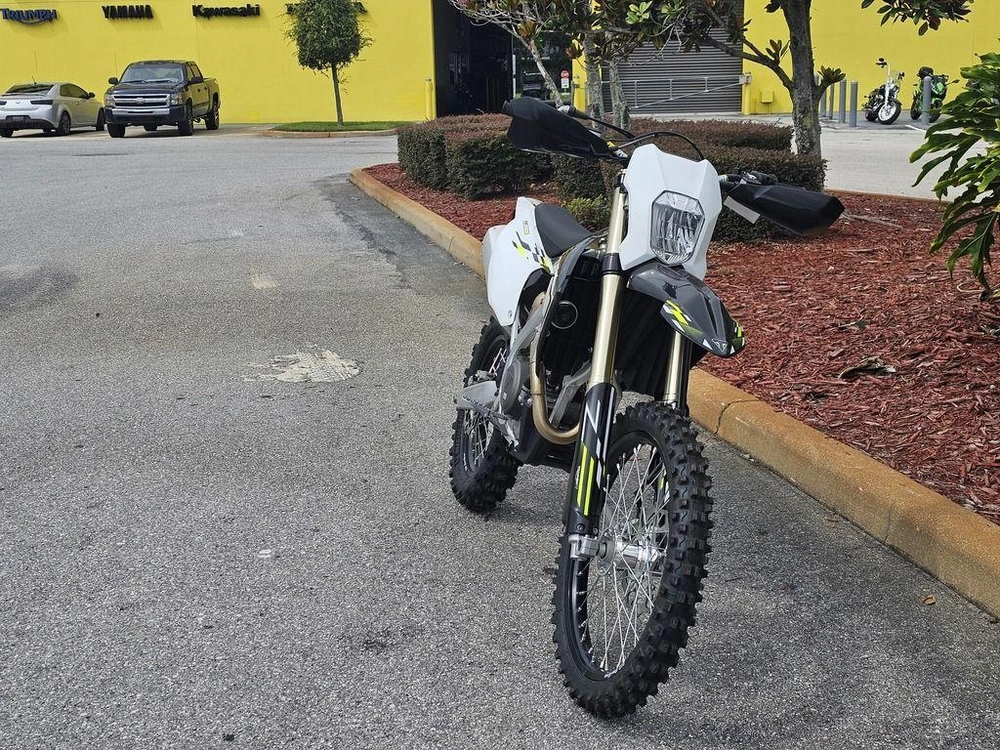 2026 Triumph Tf 250-e Jet Black/pure White