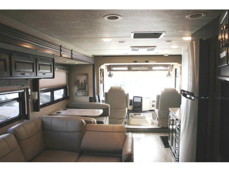 2020 Thor Motor Coach Hurricane 35m