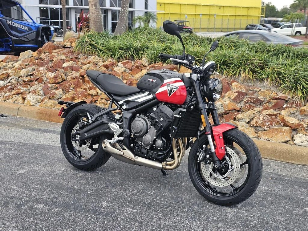 2025 Triumph Trident 660 Diablo Red/sapphire Black