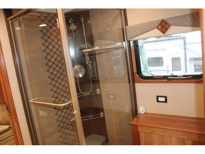 Entegra Coach Anthem 44f 2020 alt