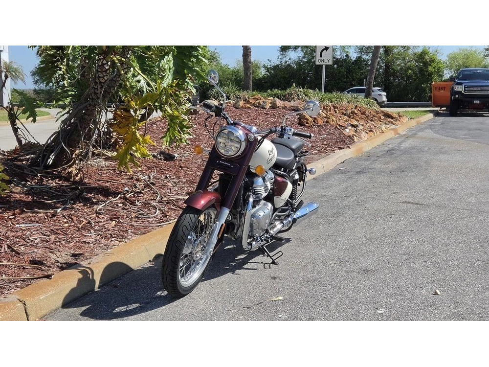 2026 Royal Enfield Classic 650 Vallam Red