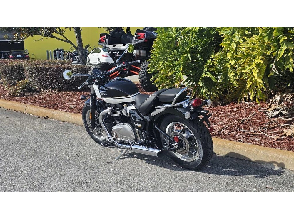 2026 Triumph Bonneville Speedmaster Sapphire Black