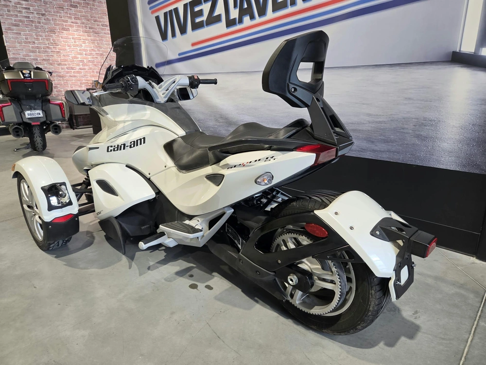 Can-am Spyder St 2014
