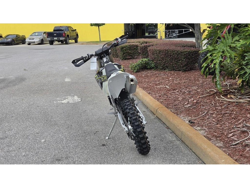 2026 Triumph Tf 450-c Jet Black/ Pure White