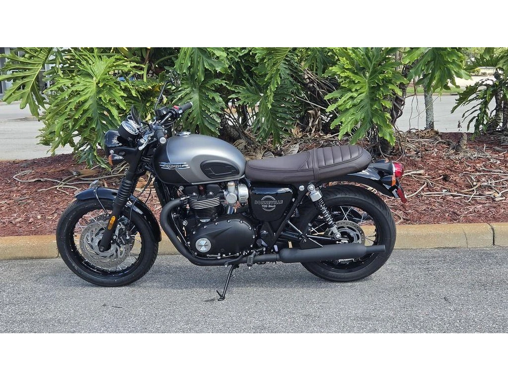 2026 Triumph Bonneville T120 Black Matt Silver Ice