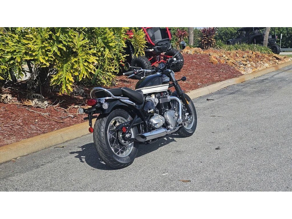 2026 Triumph Bonneville Speedmaster Sapphire Black