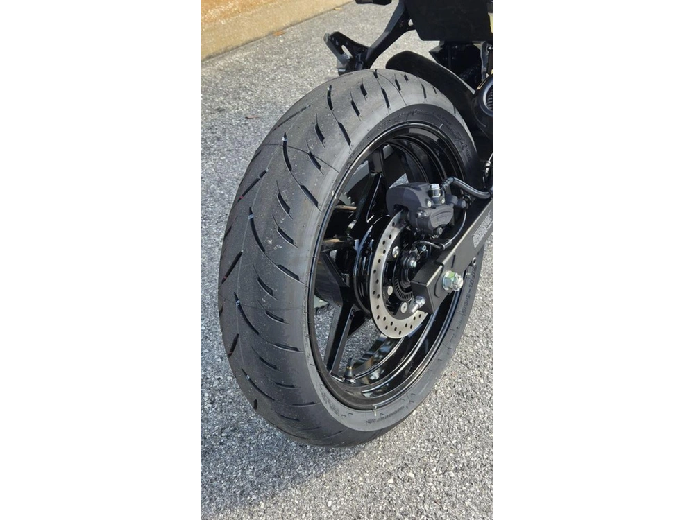 2026 Kawasaki Ninja® 500 Abs Metallic Matte Twilight Blue