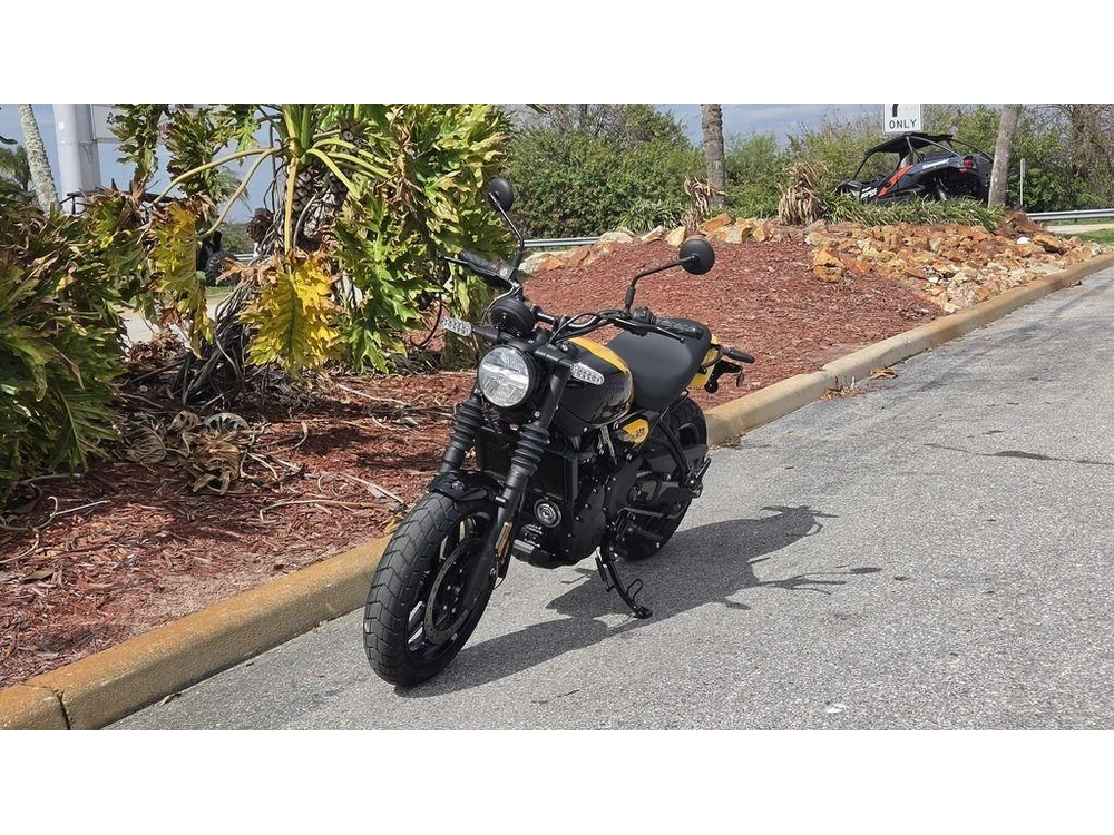 2026 Royal Enfield Guerrilla 450 Playa Black