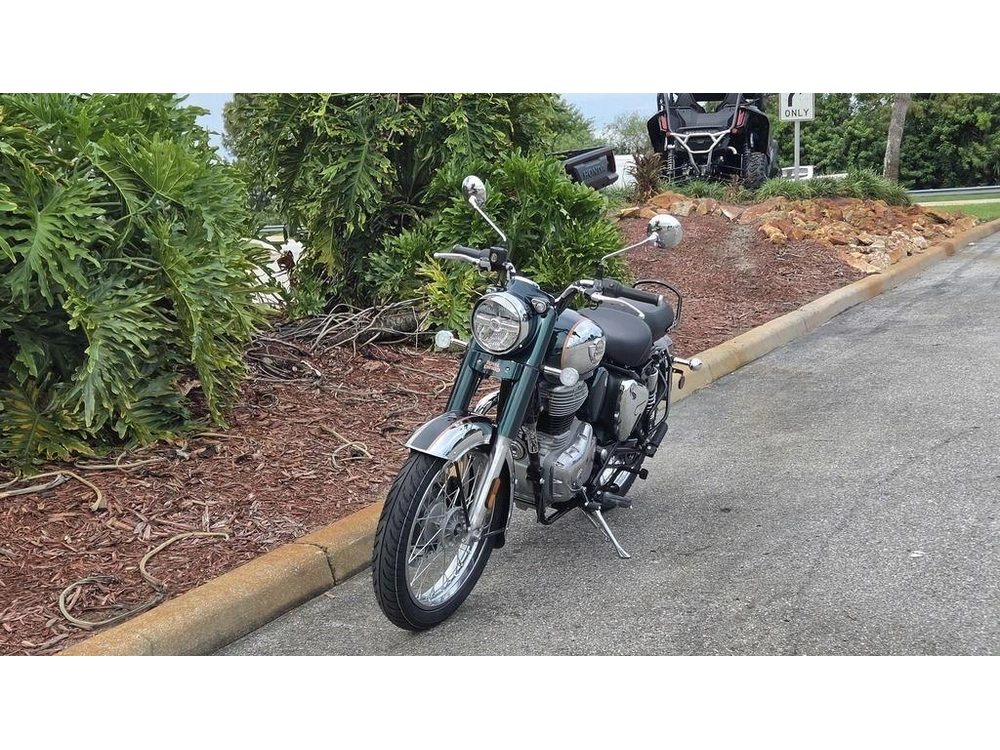 2027 Royal Enfield Classic 350 Emerald Green