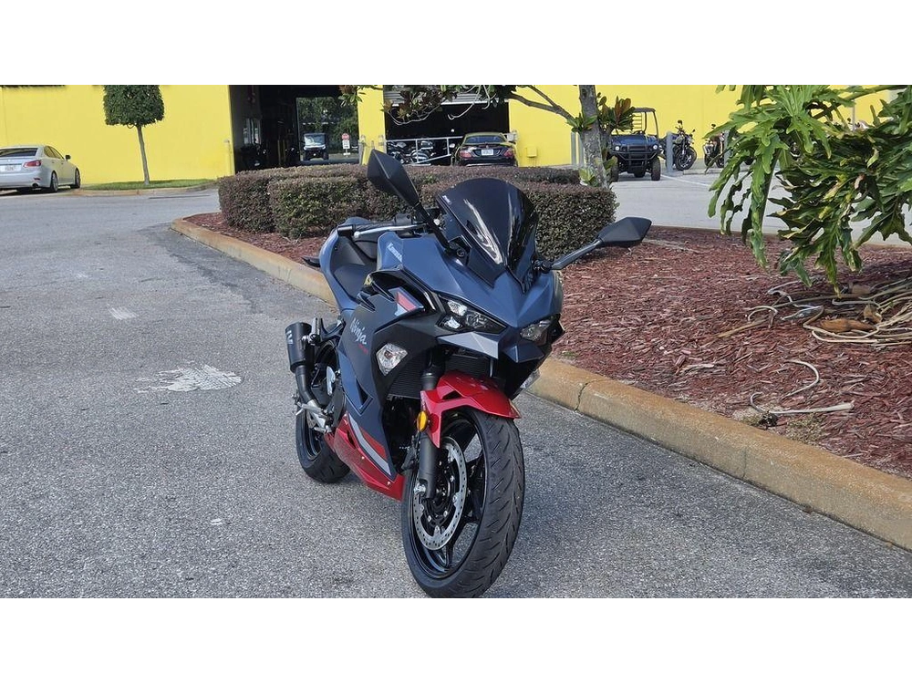 2026 Kawasaki Ninja® 500 Abs Metallic Matte Twilight Blue