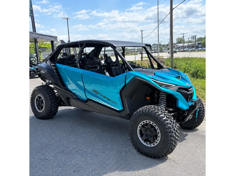 Cfmoto Zforce Z10-4 Côte-à-côte 4 Places Neuf Turbo - Financement 0% Disponible 2027 alt
