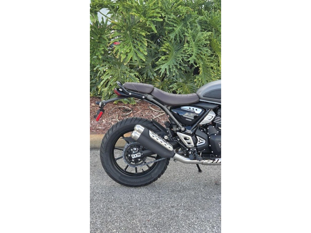 2027 Triumph Scrambler 400 X Matte Pewtergrey/matte Khaki Green