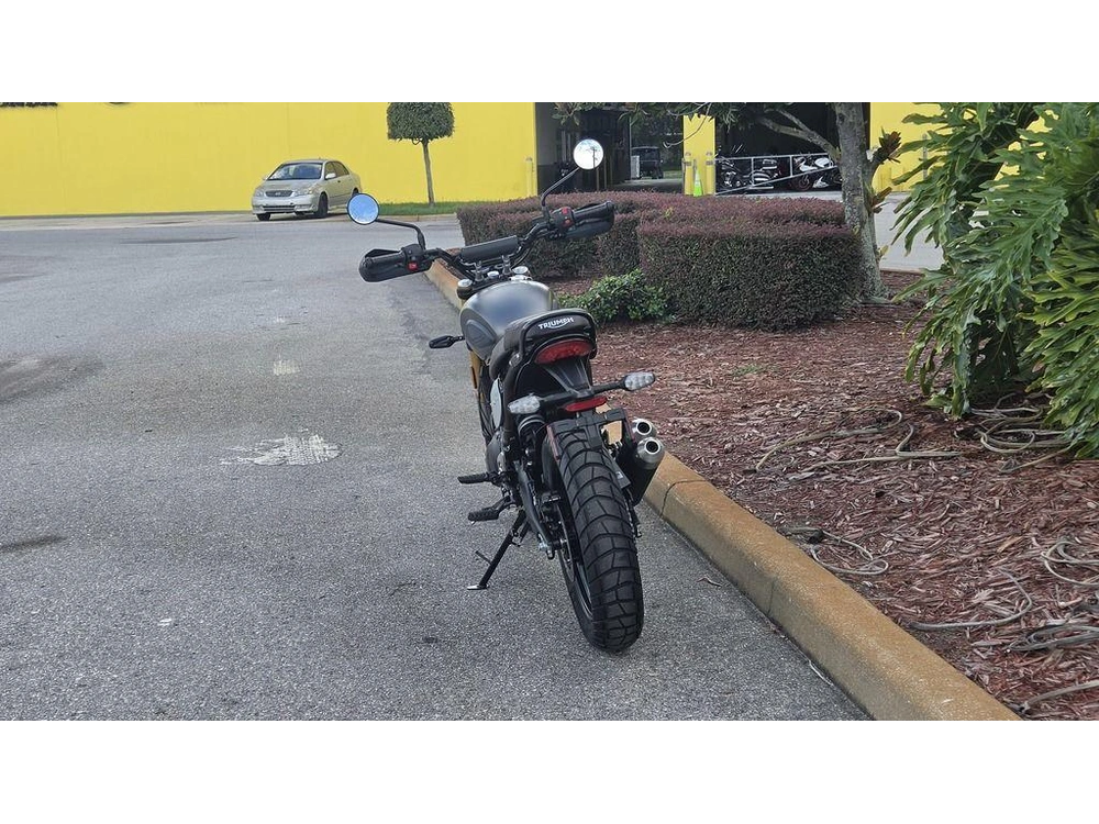 2027 Triumph Scrambler 400 X Matte Pewtergrey/matte Khaki Green