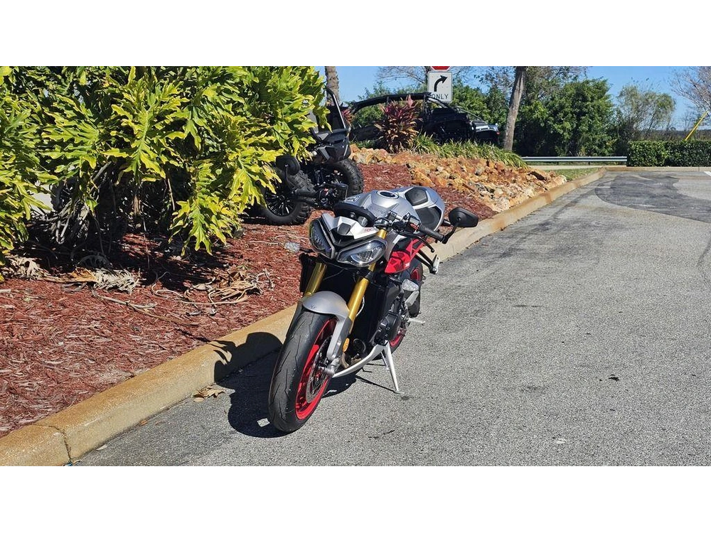 2026 Triumph Street Triple 765 Rx
