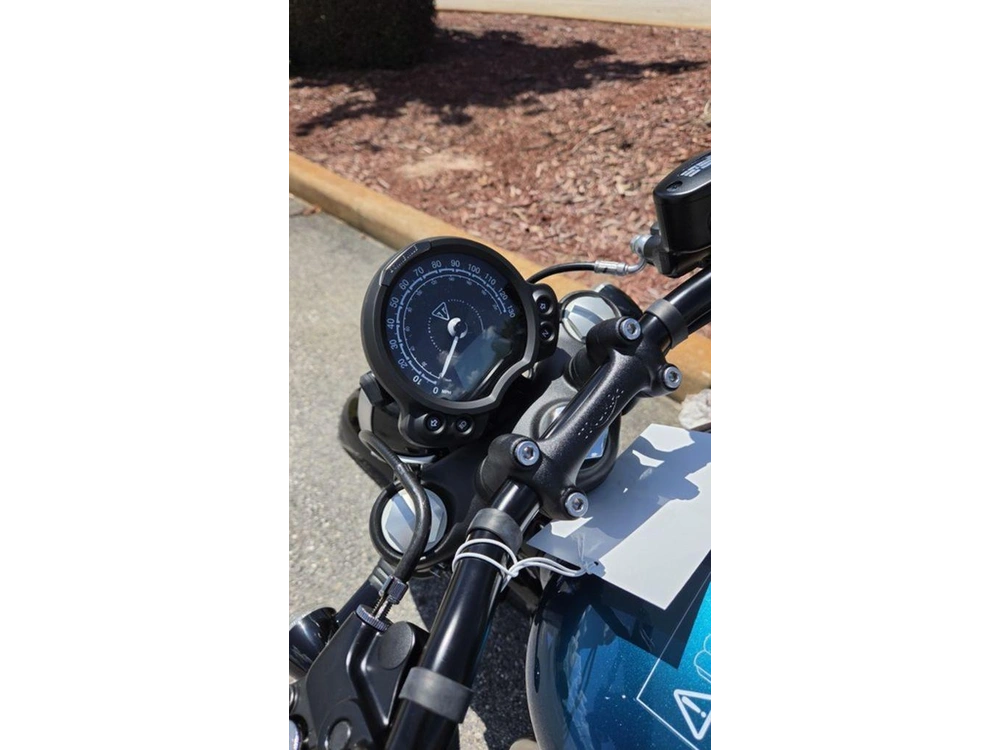 2026 Triumph Bonneville Bobber Interstellar Blue