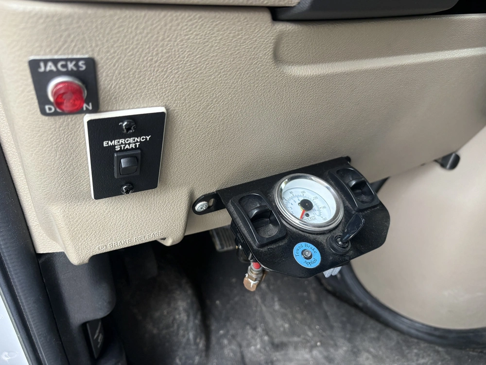 2014 Ford E-350 Four Winds 26a
