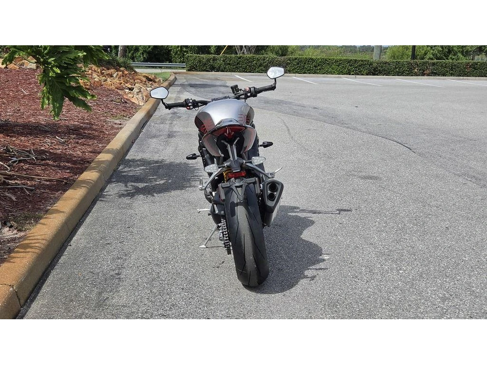 2026 Triumph Speed Triple 1200 Rs Granite/diablo Red