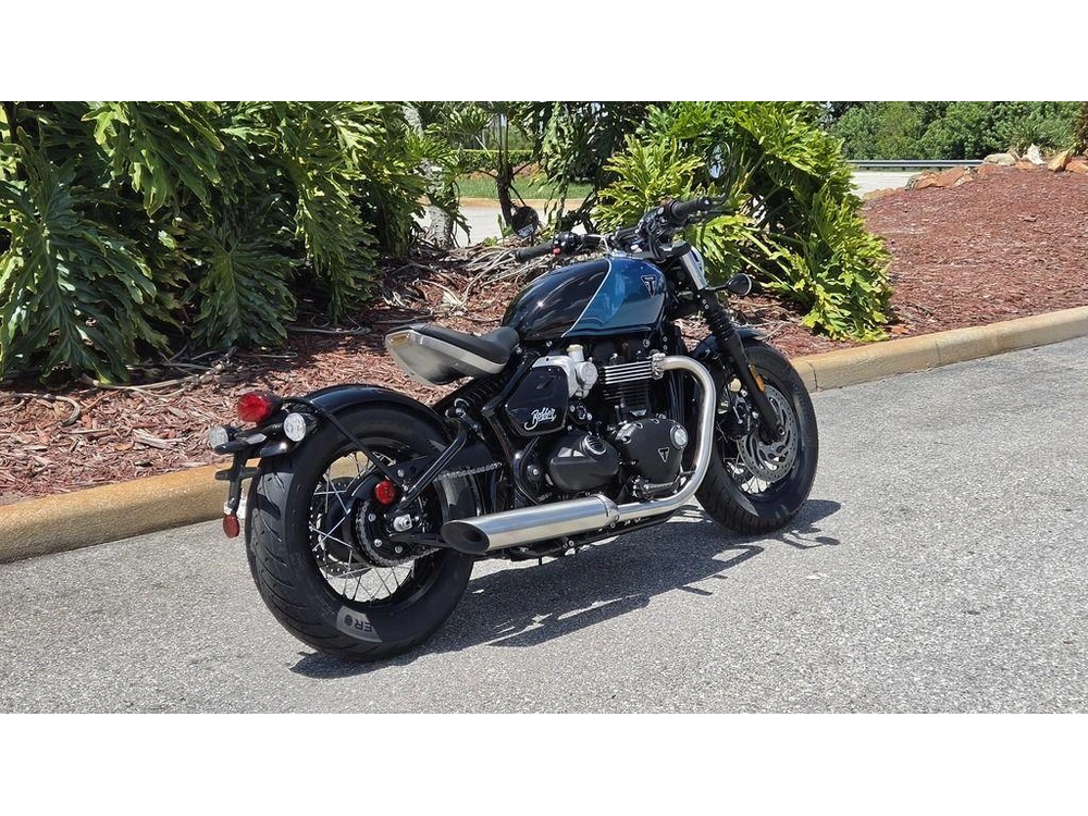2026 Triumph Bonneville Bobber Interstellar Blue