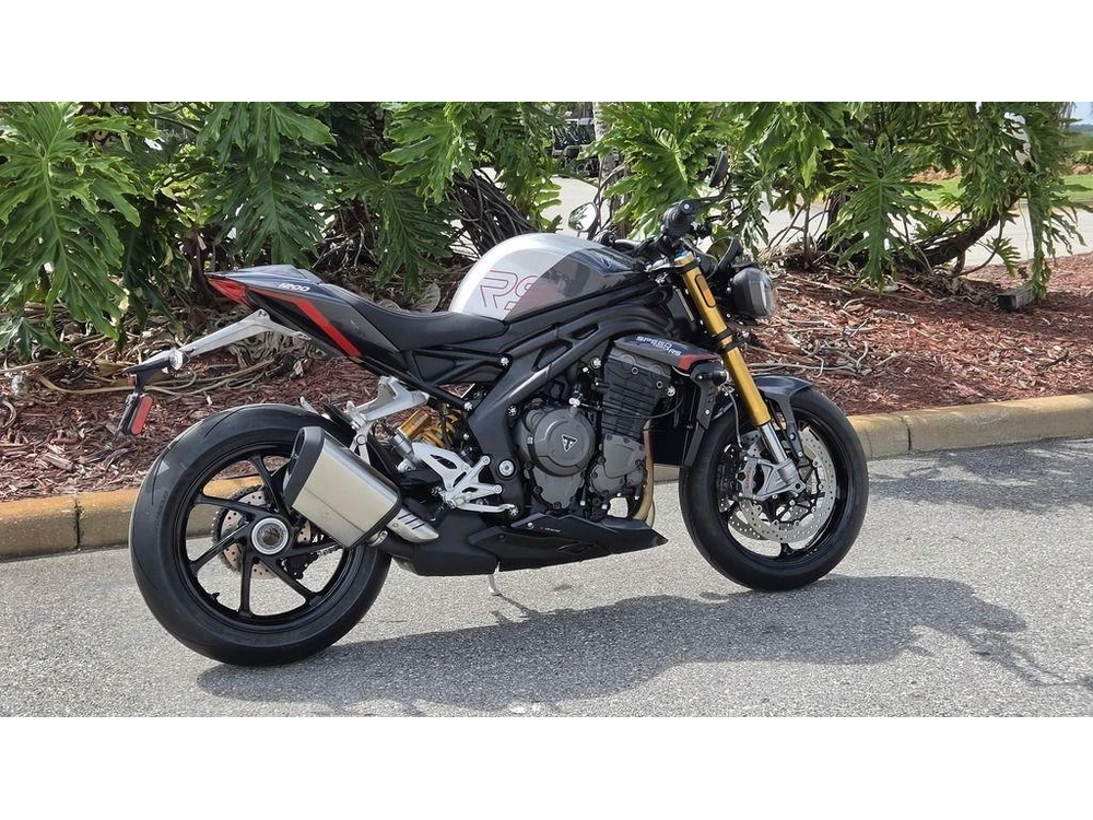 2026 Triumph Speed Triple 1200 Rs Granite/diablo Red