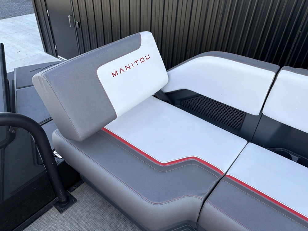 2025 Manitou Cruise 22 Switchback Stealth