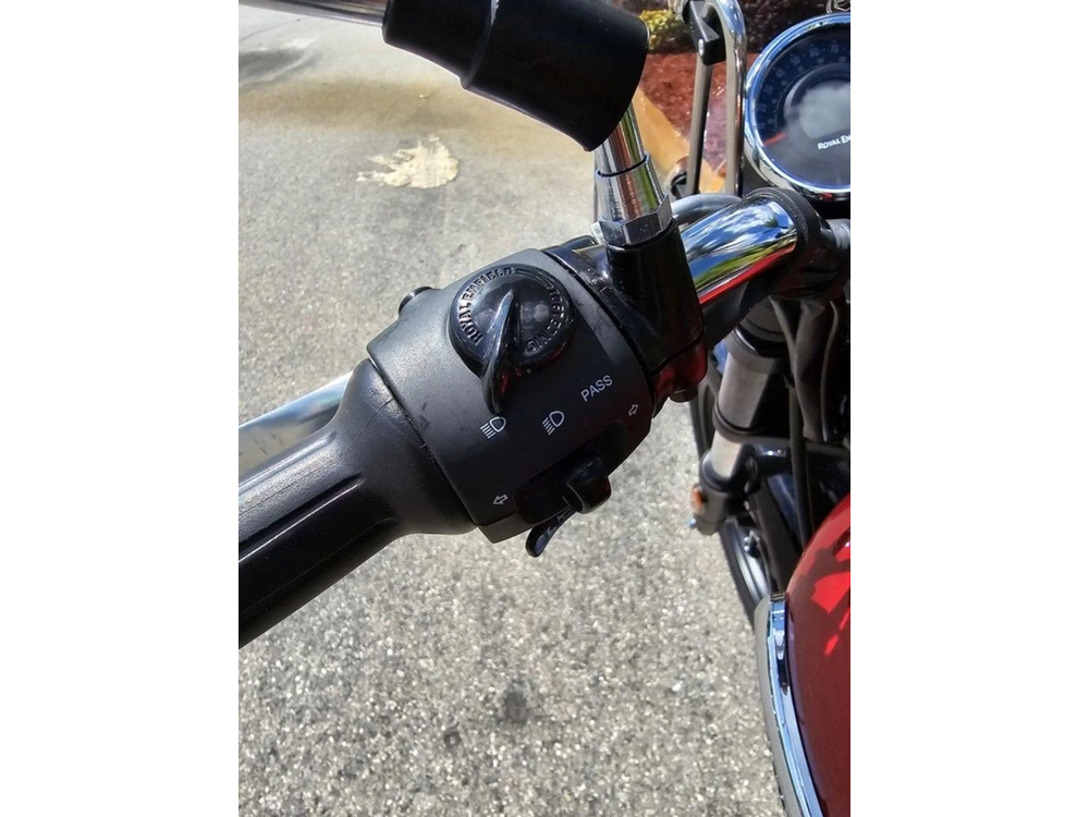 2024 Royal Enfield Meteor 350 Supernova Red