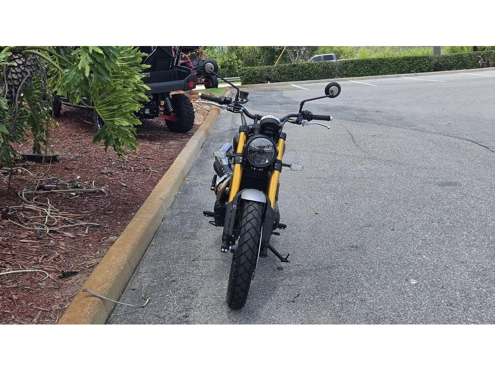 2026 Triumph Scrambler 900 Matt Khaki Green