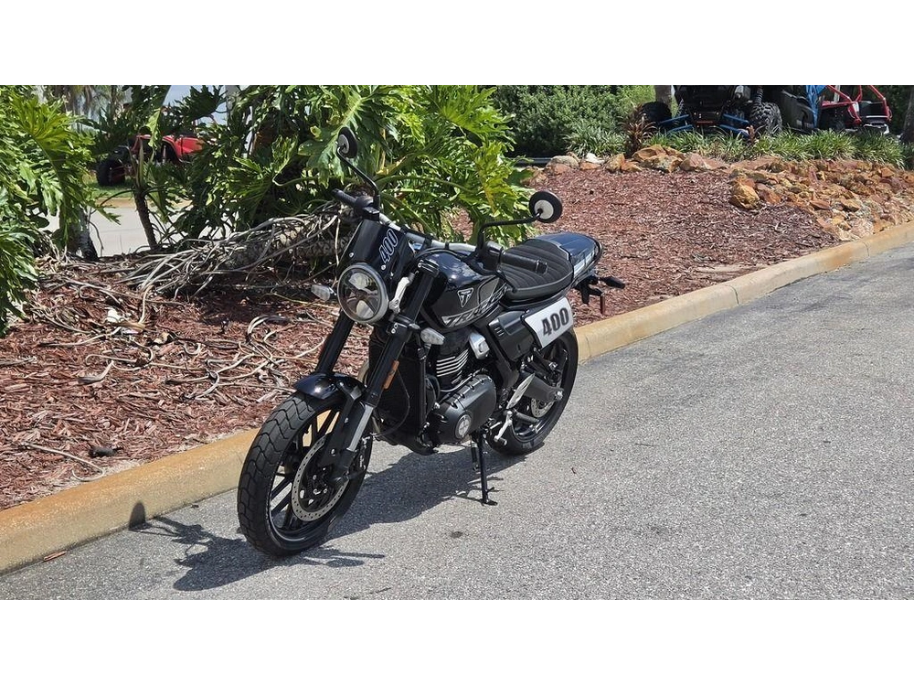 2026 Triumph Tracker 400 Phantom Black