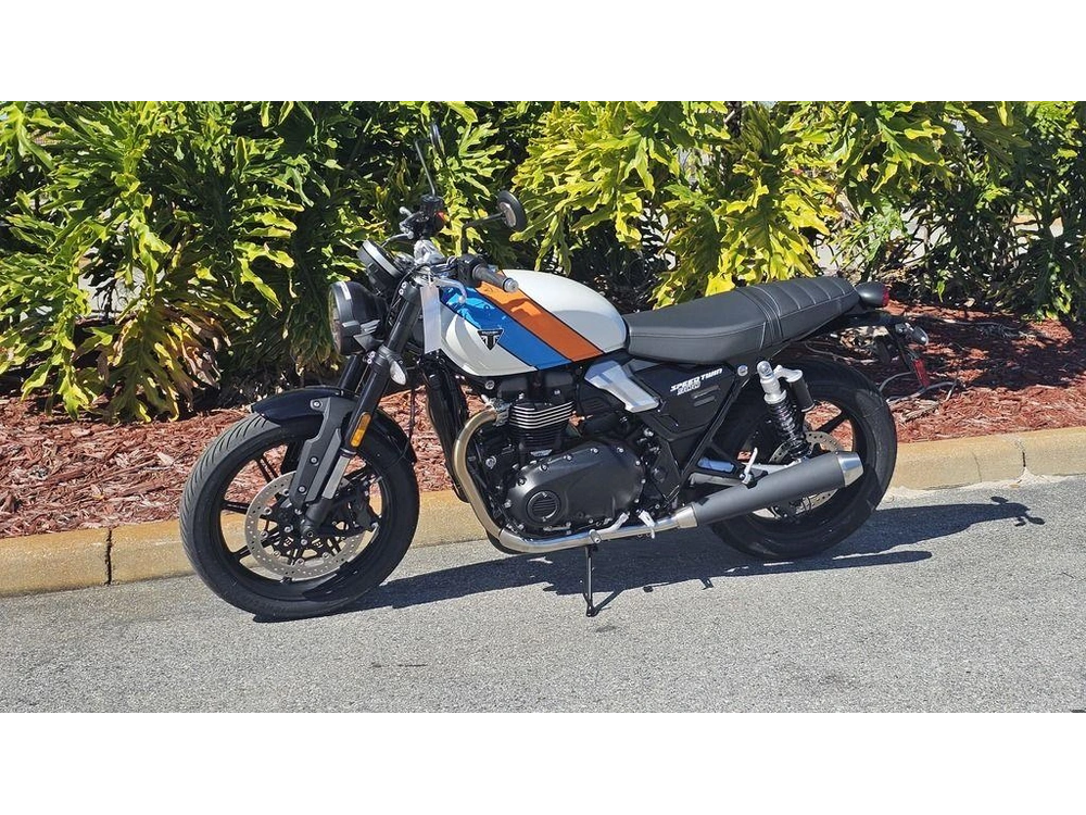 2026 Triumph Speed Twin 900 Pure White/maui Blue/tangerine Orange