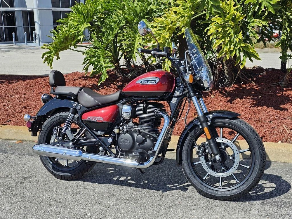 2024 Royal Enfield Meteor 350 Supernova Red