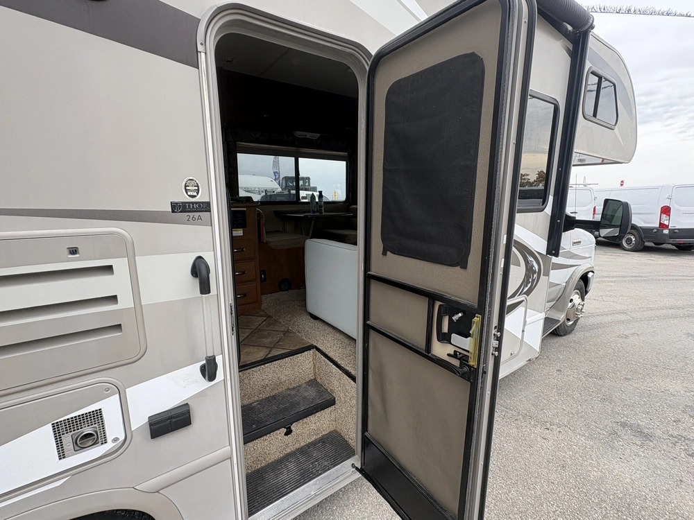 2014 Ford E-350 Four Winds 26a