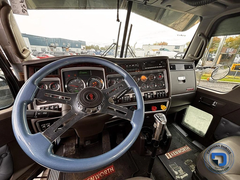 2024 Kenworth W900 alt