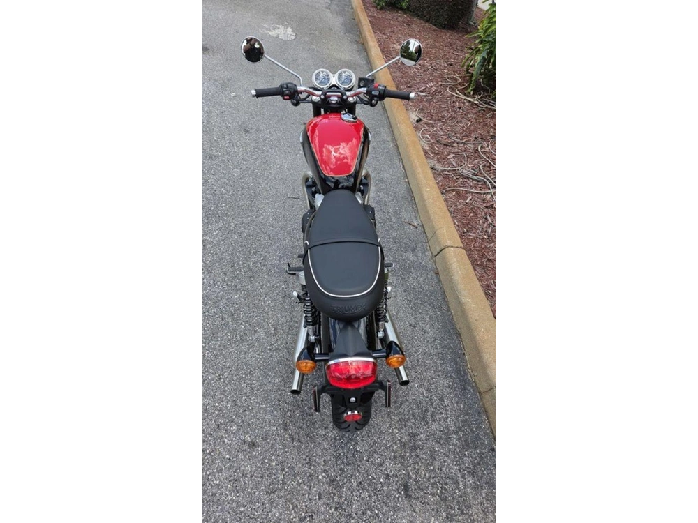 2026 Triumph Bonneville T100 Jet Black