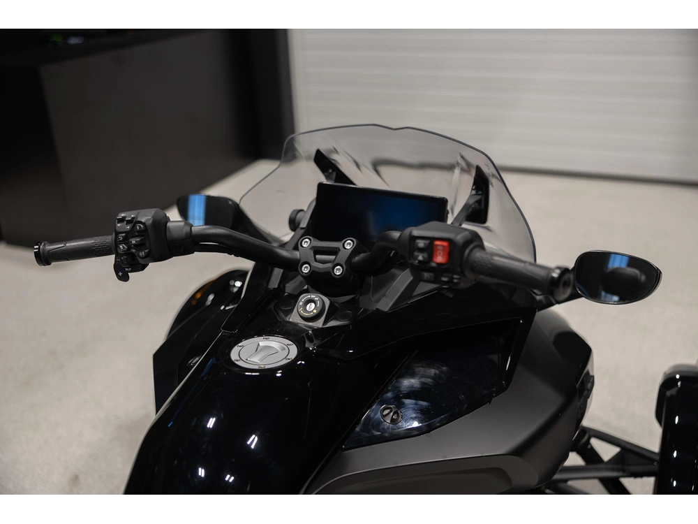 2024 Can-am F3-s