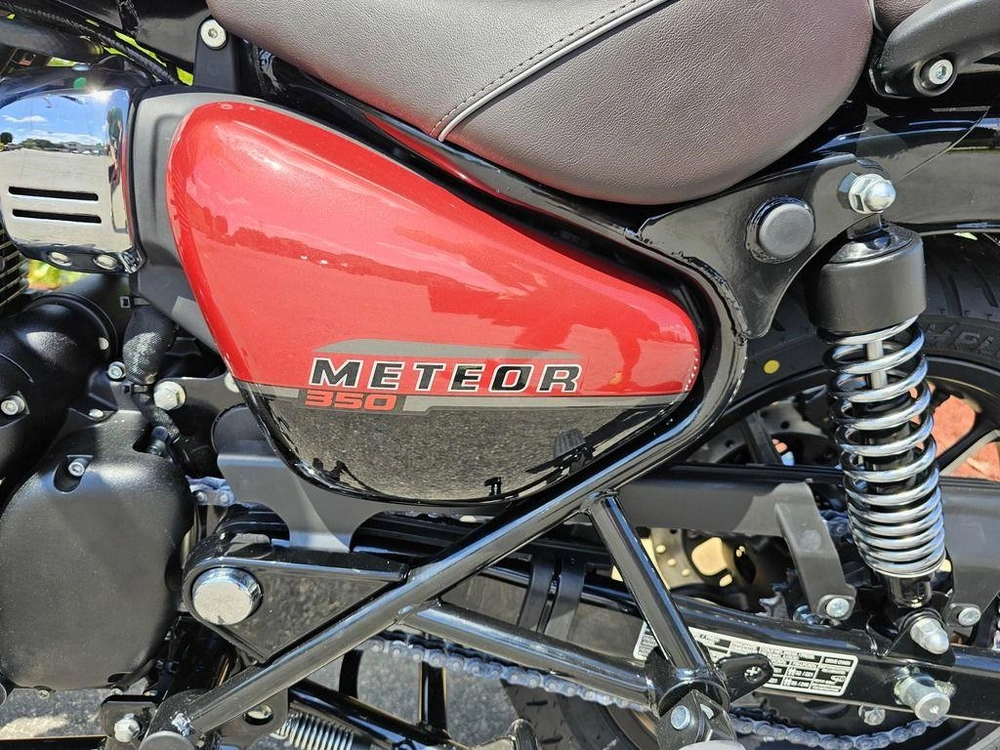 2024 Royal Enfield Meteor 350 Supernova Red