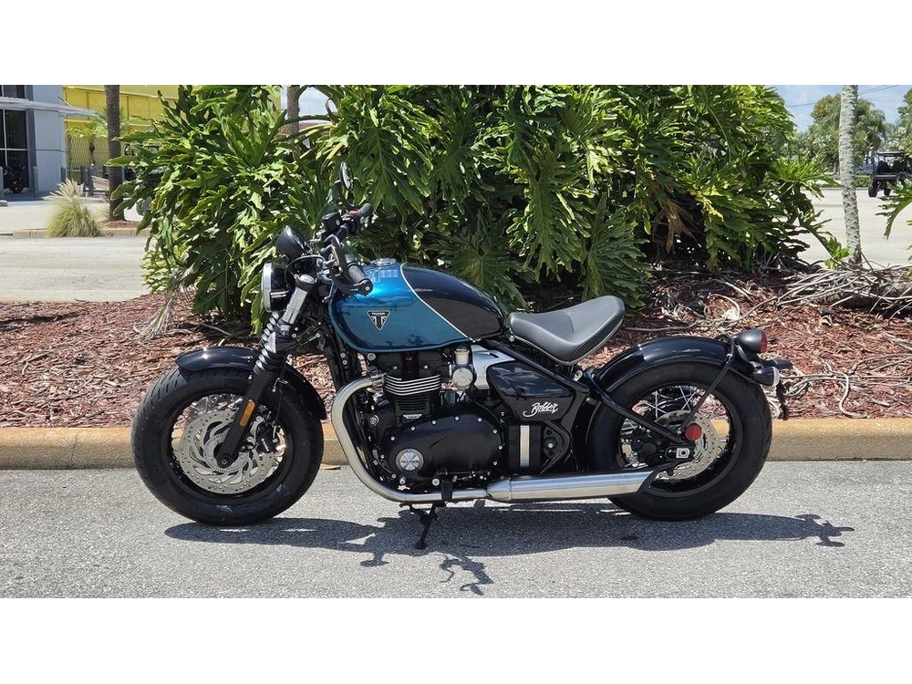 2026 Triumph Bonneville Bobber Interstellar Blue