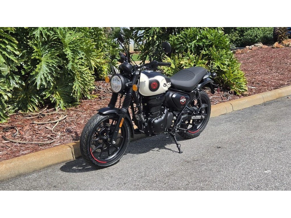 2027 Royal Enfield Hunter 350 Tokyo Black